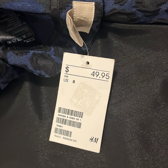 H&M Mid Rise Pants Animal Print Blue Black Zipper Closure size 8~NEW WITH TAG!~ - Picture 6 of 7